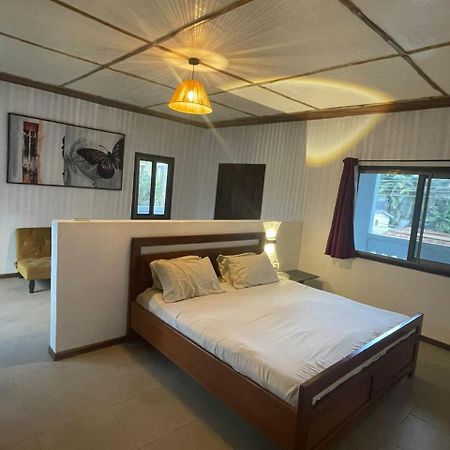 Omanye Lodge Accra Esterno foto