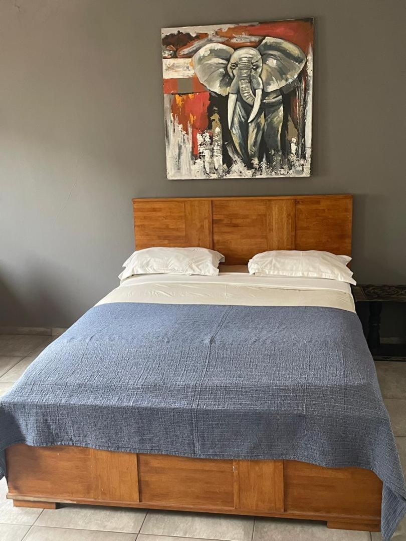 Omanye Lodge Accra Esterno foto