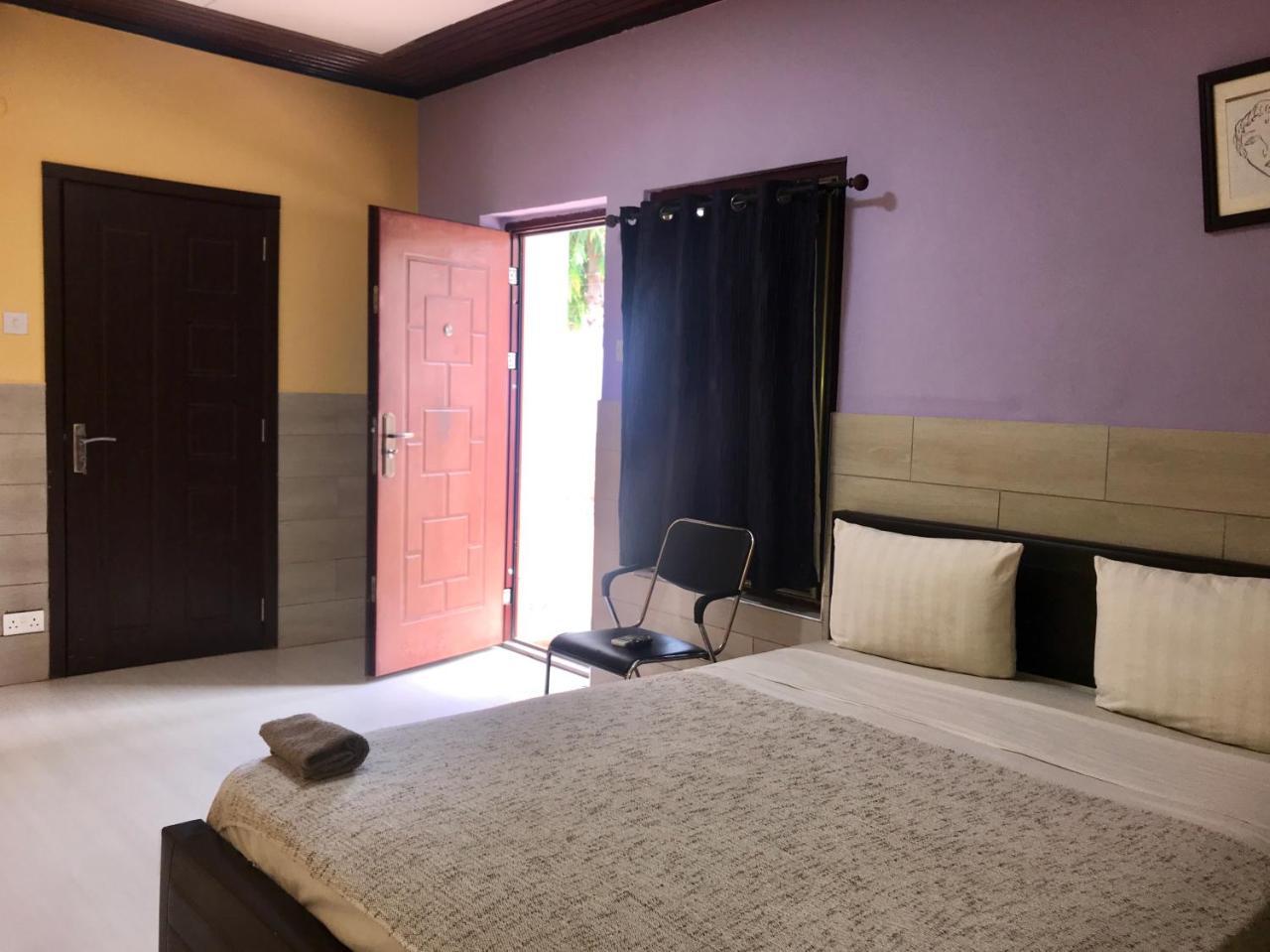 Omanye Lodge Accra Esterno foto